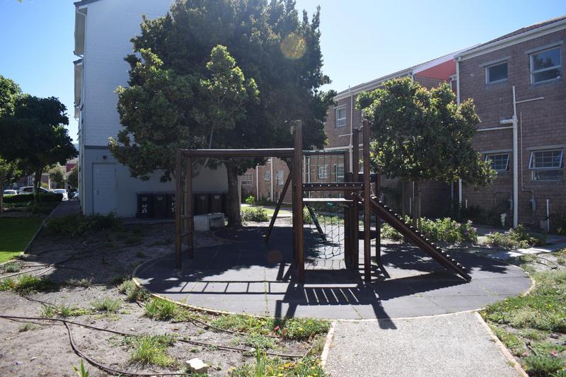 To Let 1 Bedroom Property for Rent in Bergvliet Western Cape